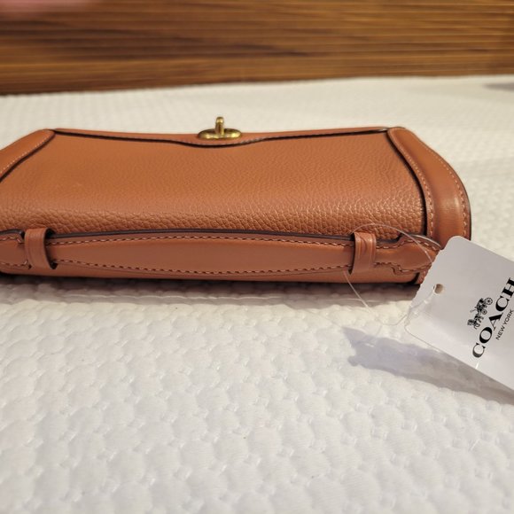 Coach Riley Chain Clutch - Picture 6 of 16